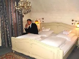 Traube Naehe Messe Szálloda 3*