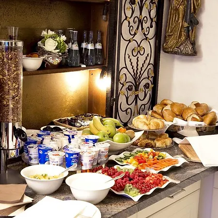 Traube Naehe Messe Hotel