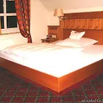 Traube Naehe Messe Hotel 3*