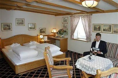 Szálloda Traube Naehe Messe 3*